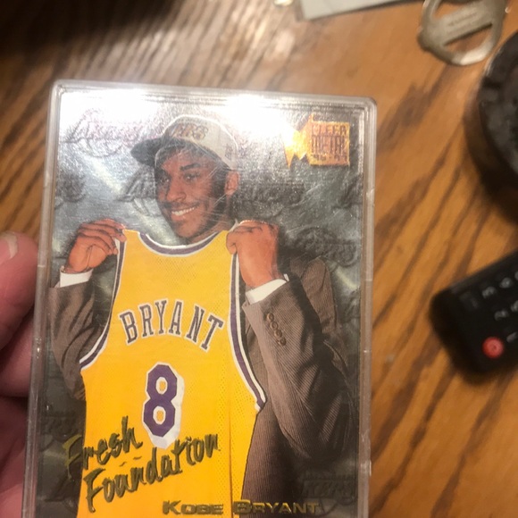 Basketball card - Picture 1 of 2